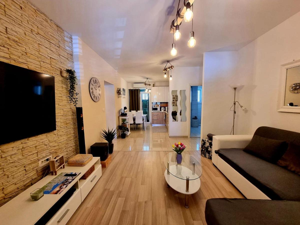 Apartment Lux Zara Esterno foto