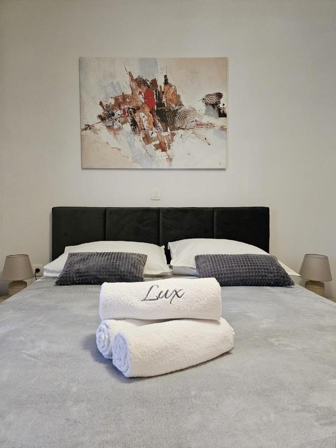 Apartment Lux Zara Esterno foto