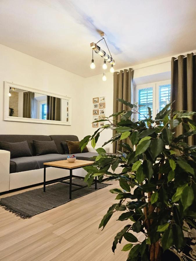 Apartment Lux Zara Esterno foto